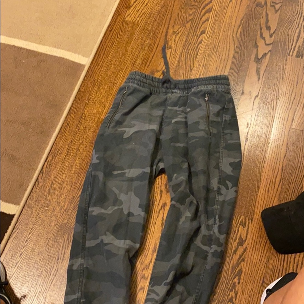 ARITZIA CAMO joggers